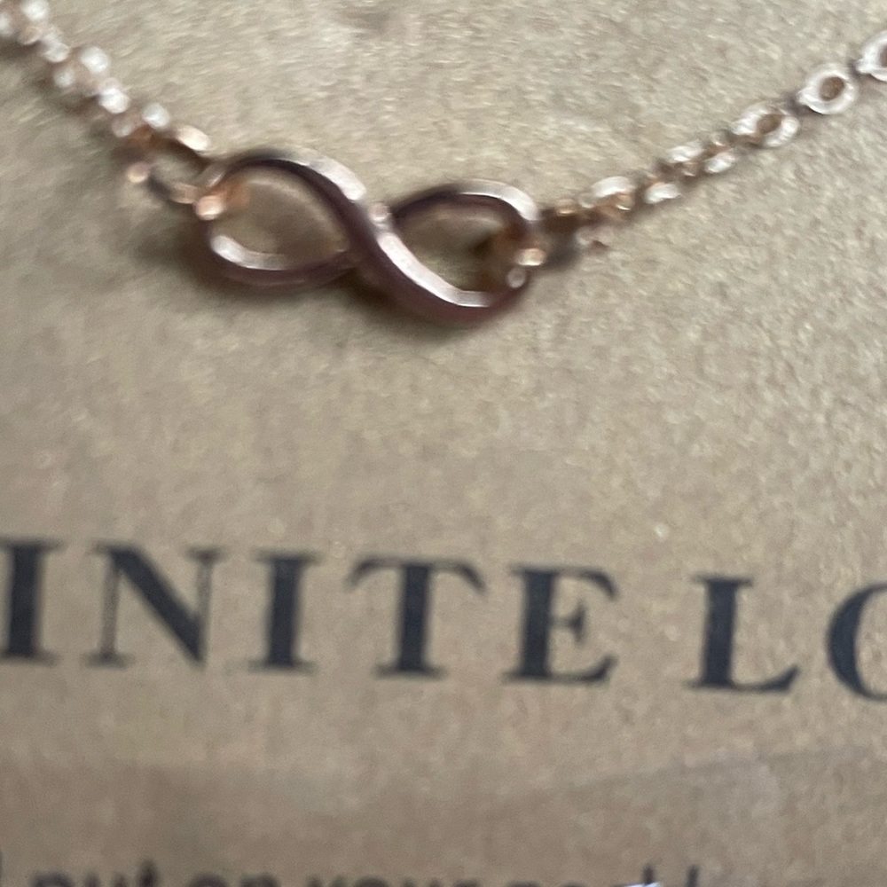 New! Infinity Necklace - Picture 3 of 4